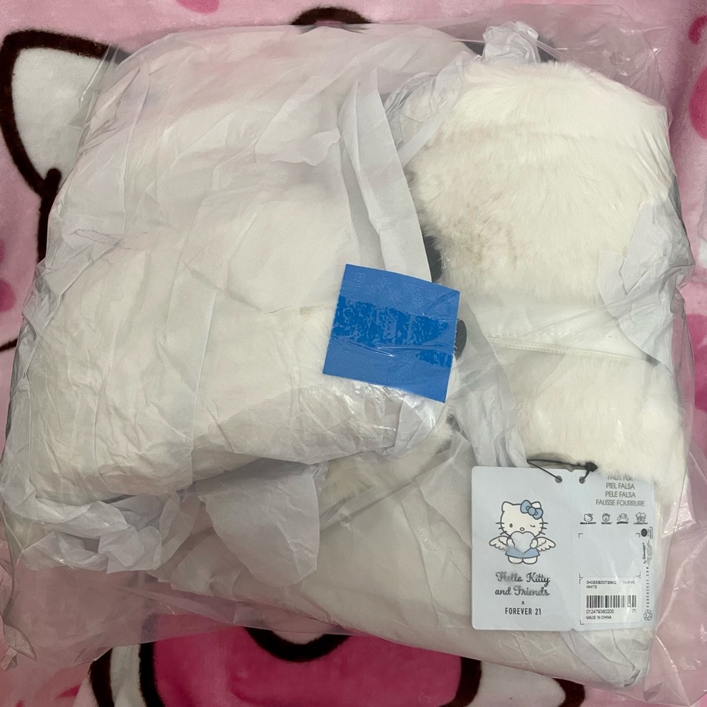 Forever 21 Hello Kitty Faux Fur Boots - Picture 5 of 5